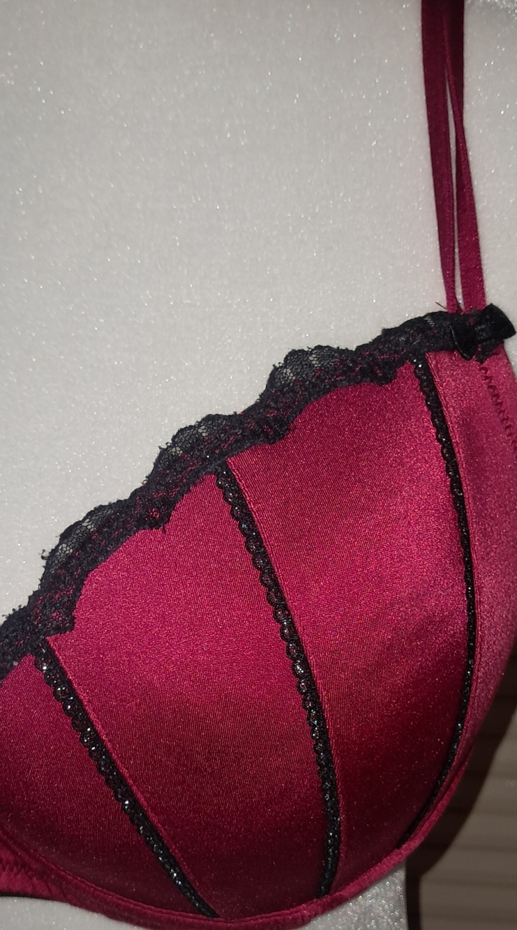 Apt. 9 Wine and Black 36 D and Large Lace Bra & Mini Skirt Set - Picture 3 of 16